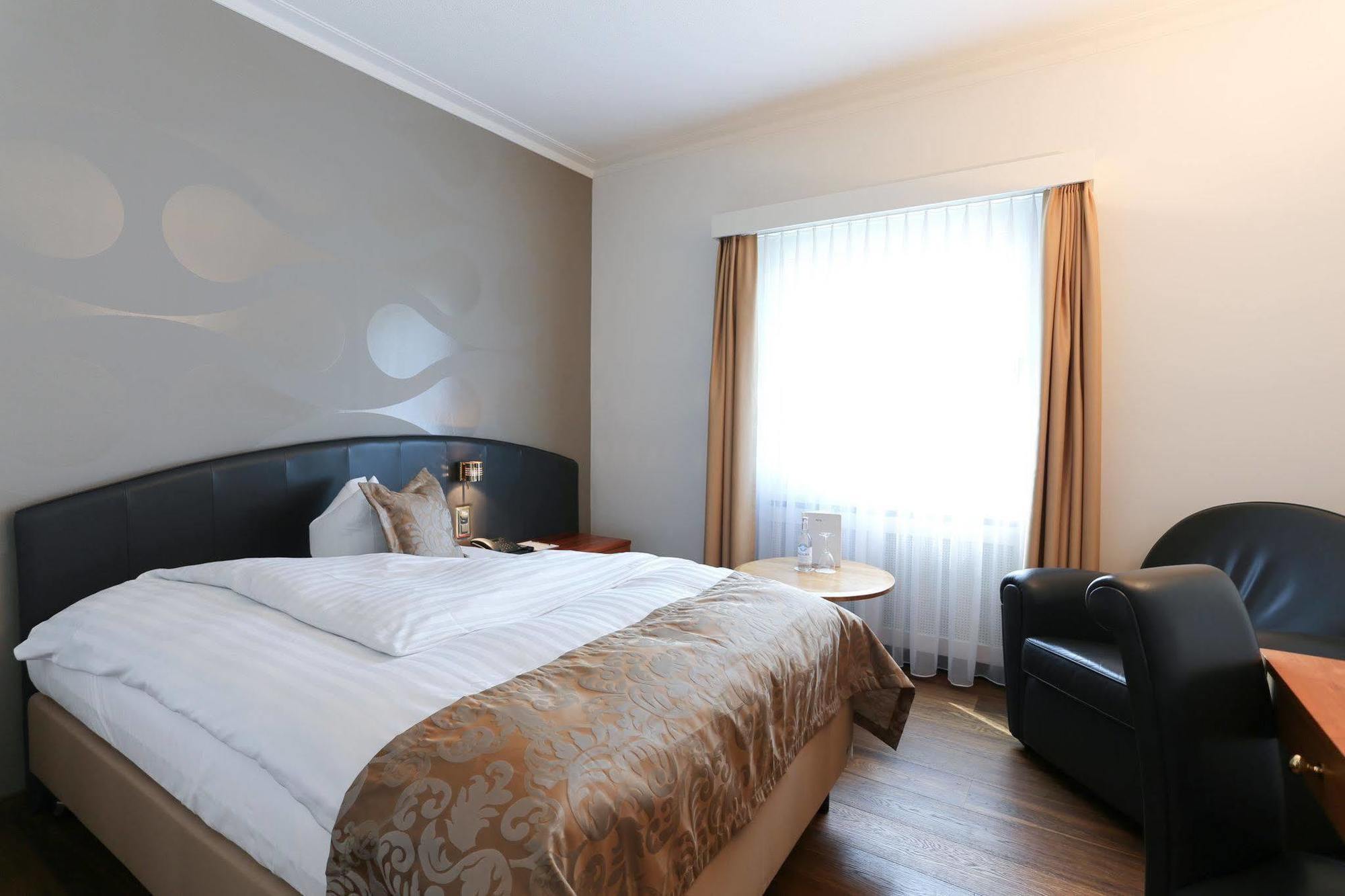 Hotel Uzwil Luaran gambar