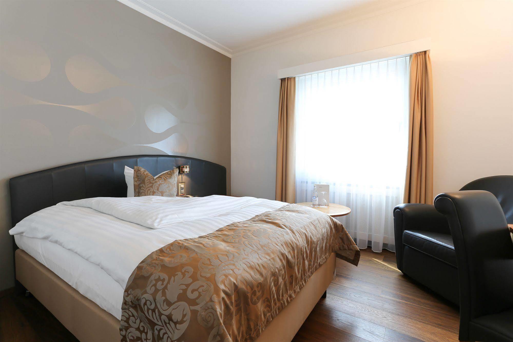 Hotel Uzwil Luaran gambar
